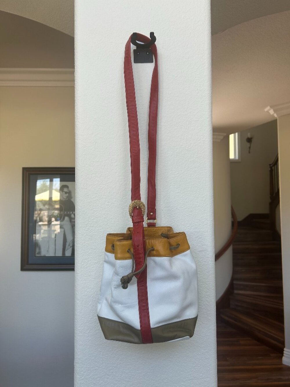 Vintage Susan Gail white leather bucket bag